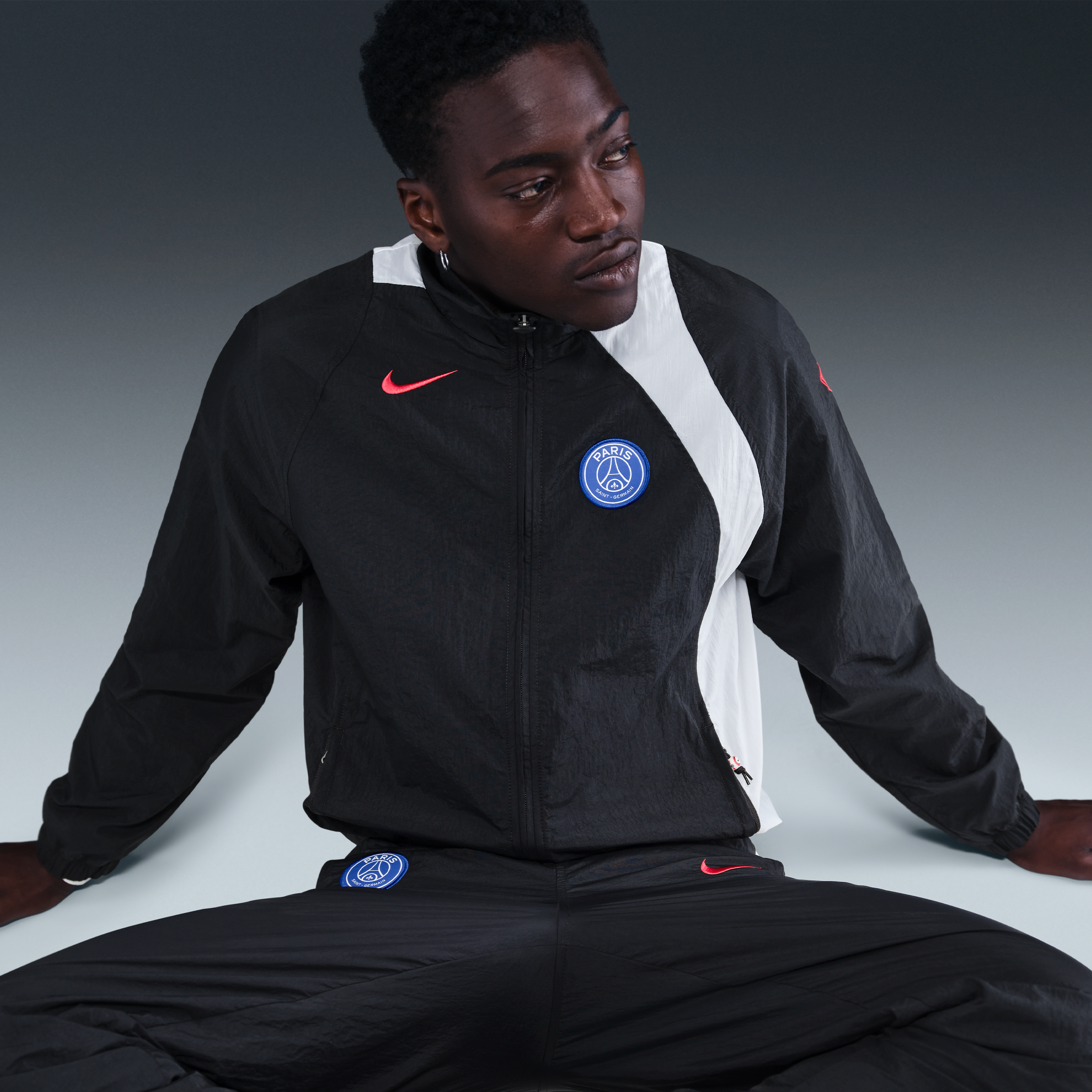 Nike Paris Saint-Germain Men's Nike Soccer Total 90 Track Jacket